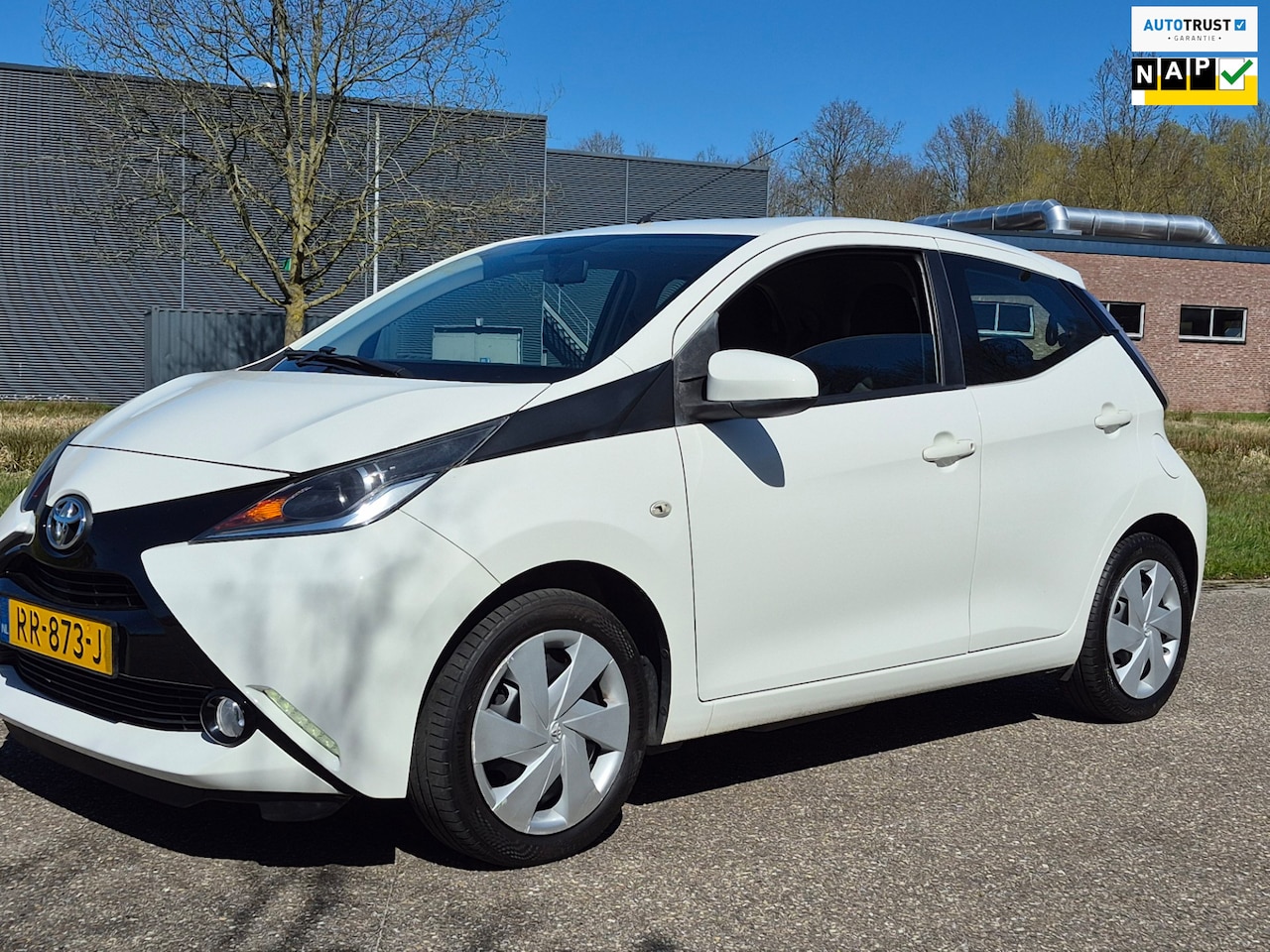 Toyota Aygo - 1.0 VVT-i x-play 1.0 VVT-i x-play,incl btw - AutoWereld.nl