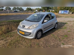 Peugeot 107 - 1.0-12V XS