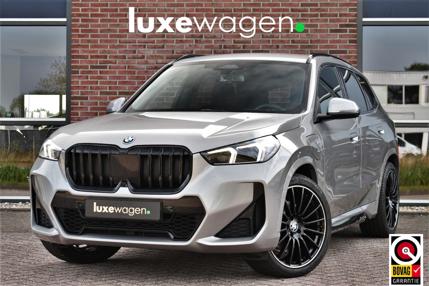 BMW X1 - xDrive25e M-Sport ACC HUD E-zetels 360-cam Shadowline Adp-onderstel - AutoWereld.nl