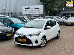 Toyota Yaris - 1.5 Hybrid Aspiration Aut/Airco/Cruis/Navi/Camra/Nap/Nieuw Apk