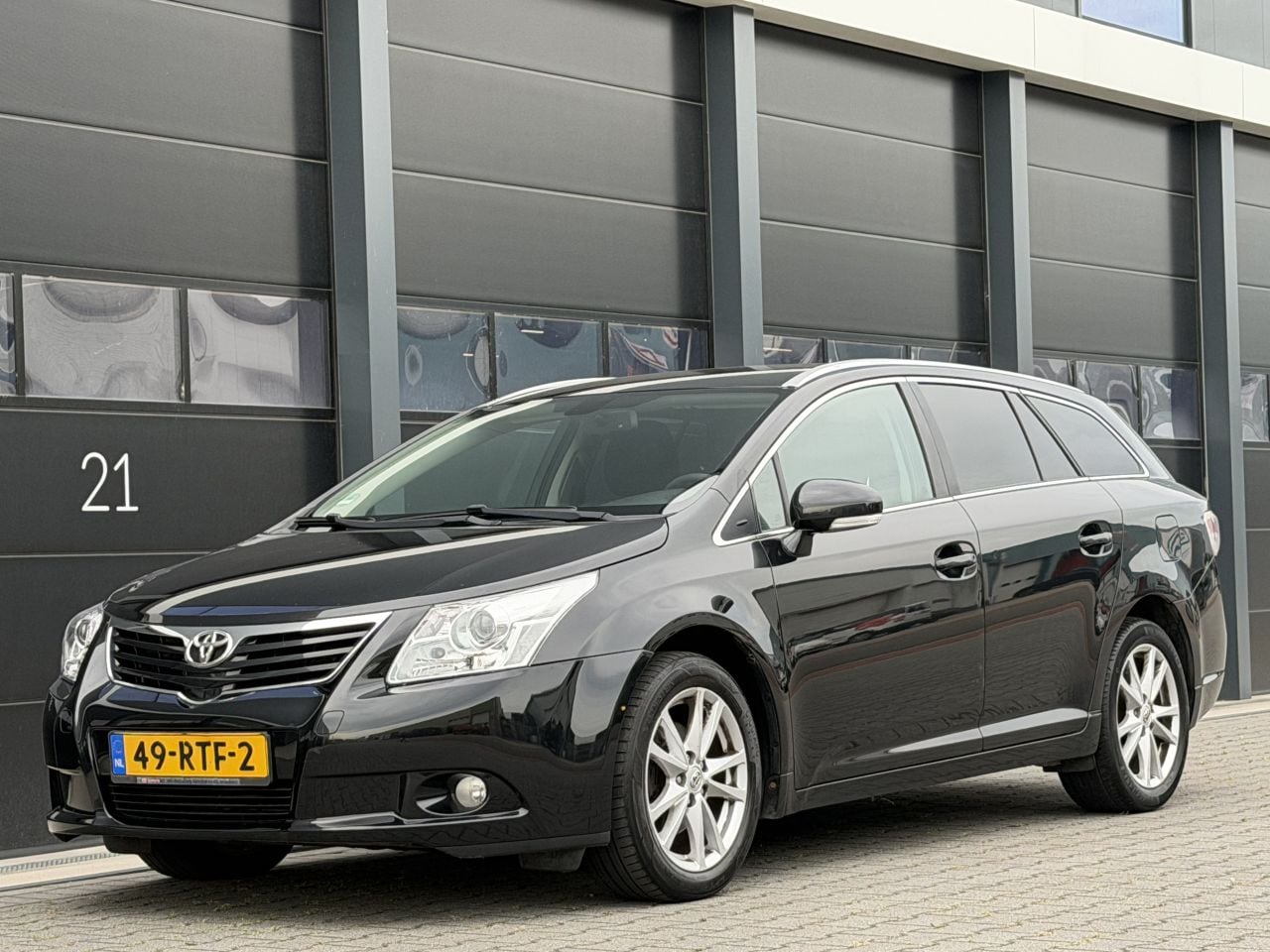 Toyota Avensis - 2.0 D-4D Navi Clima Camera - AutoWereld.nl