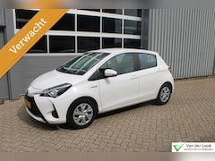 Toyota Yaris - 1.5 Hybrid Aspiration 1e Eigenaar Boekjes | Parkeersensoren achter | Cruise control