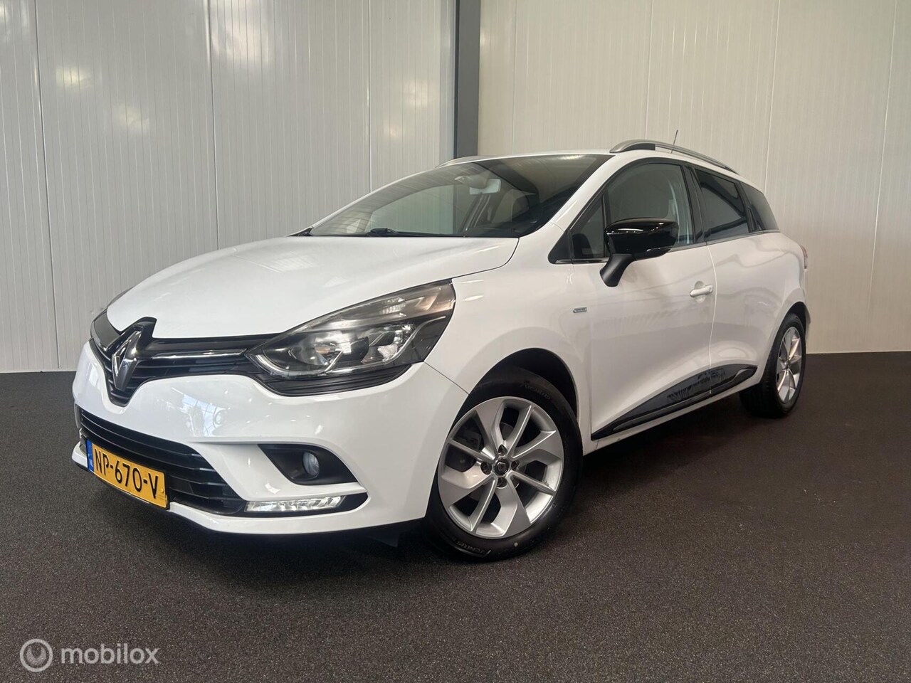 Renault Clio Estate - 0.9 TCe Limited [ NAP cruise climate LM ] - AutoWereld.nl