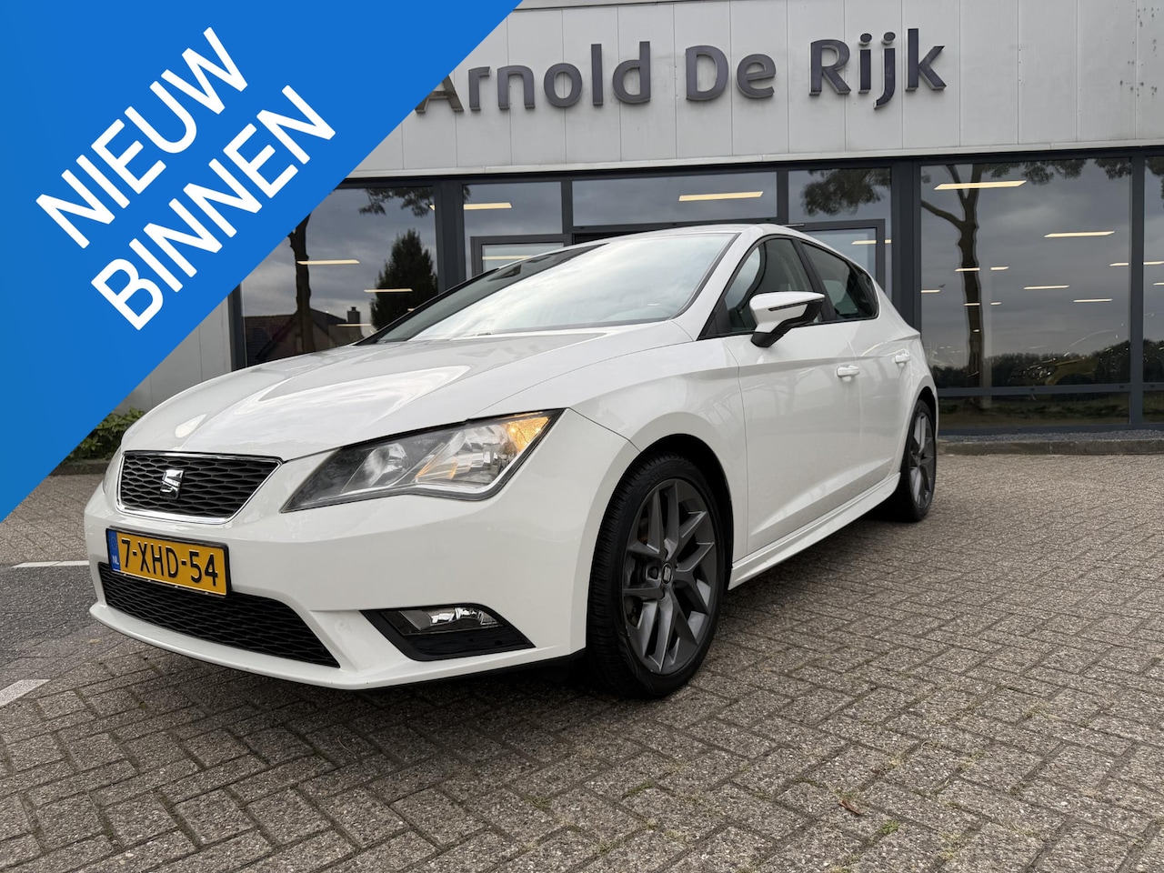 SEAT Leon - 1.2 TSI Enjoy 1.2 TSI Enjoy - AutoWereld.nl