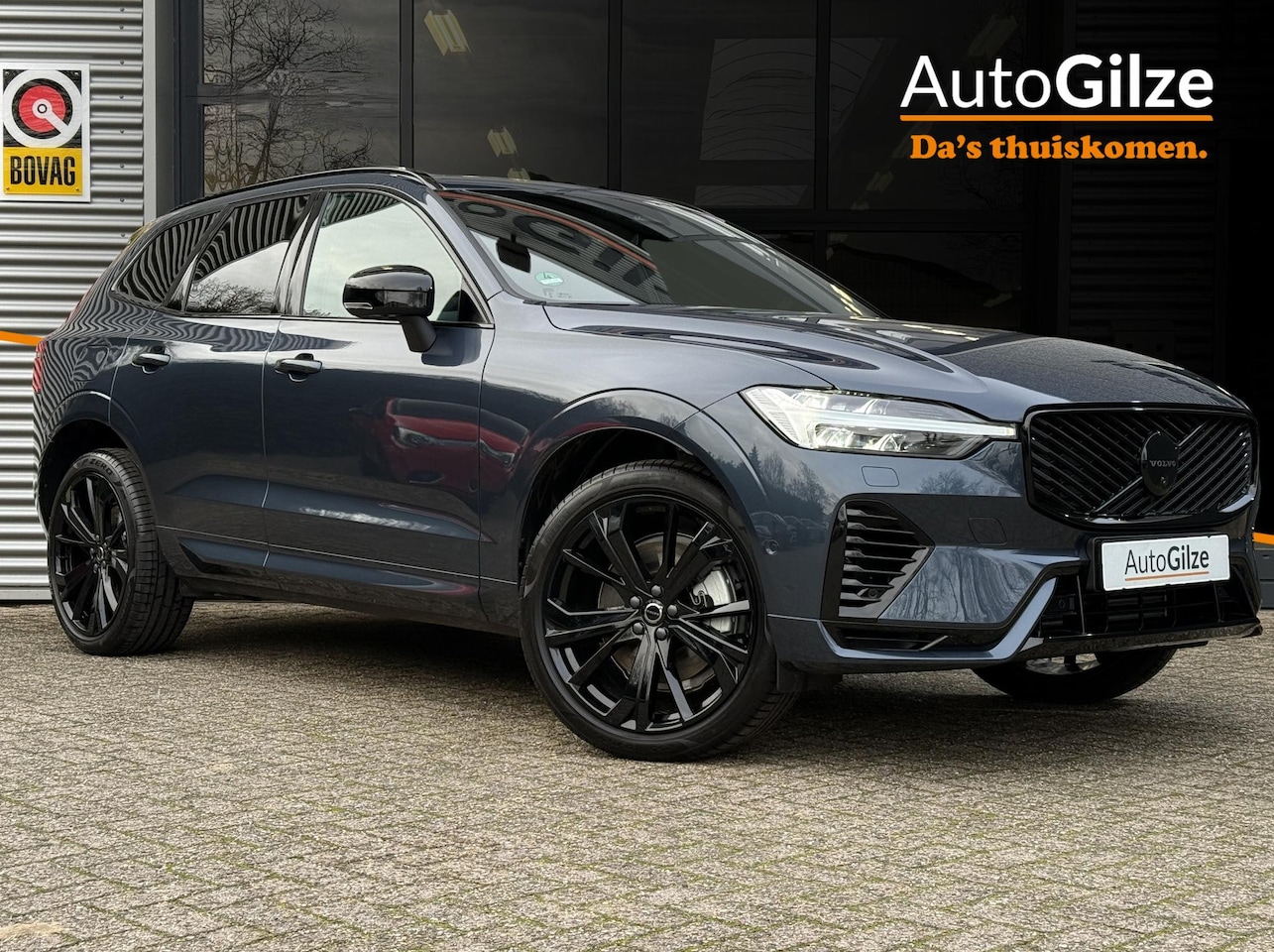 Volvo XC60 - 2.0 T6 Ultra Black Edition Nieuw Model l Pano l Trekhaak l Adaptieve Cruise l Harman Kardo - AutoWereld.nl