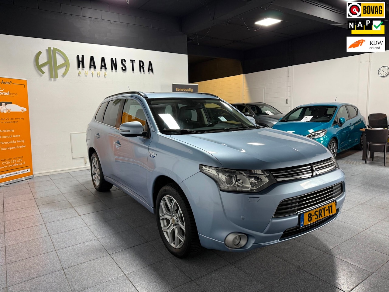 Mitsubishi Outlander - 2.0 PHEV instyle+ Navi-Camera leder Trekhaak NL Auto! NAP - AutoWereld.nl