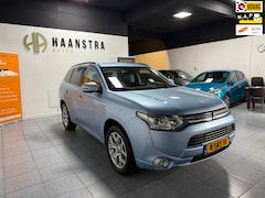 Mitsubishi Outlander - 2.0 PHEV instyle+ Navi-Camera leder Trekhaak NL Auto NAP