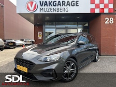 Ford Focus Wagon - 1.5 EcoBoost ST Line // AFN. TREKHAAK // KEYLESS // WINTERPACK // CAMERA+SENSOREN // NAVI+