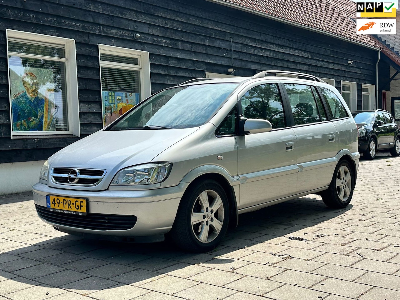 Opel Zafira - 2.2-16V Maxx Automaat*7 persoons*Airco*Trekhaak* - AutoWereld.nl