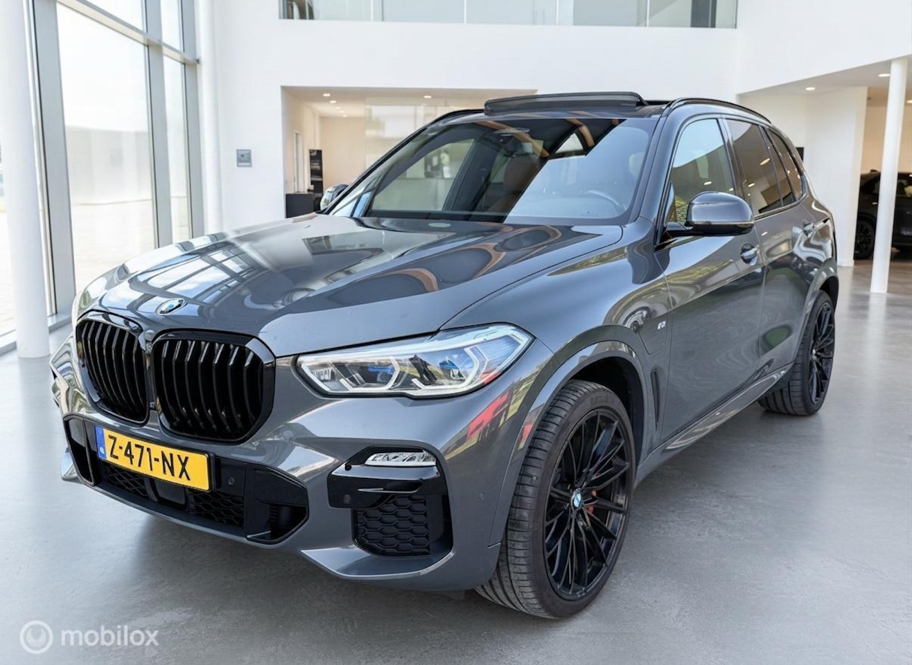BMW X5 - xDrive45e High Exe M-Sport Pano|Trekhaak - AutoWereld.nl