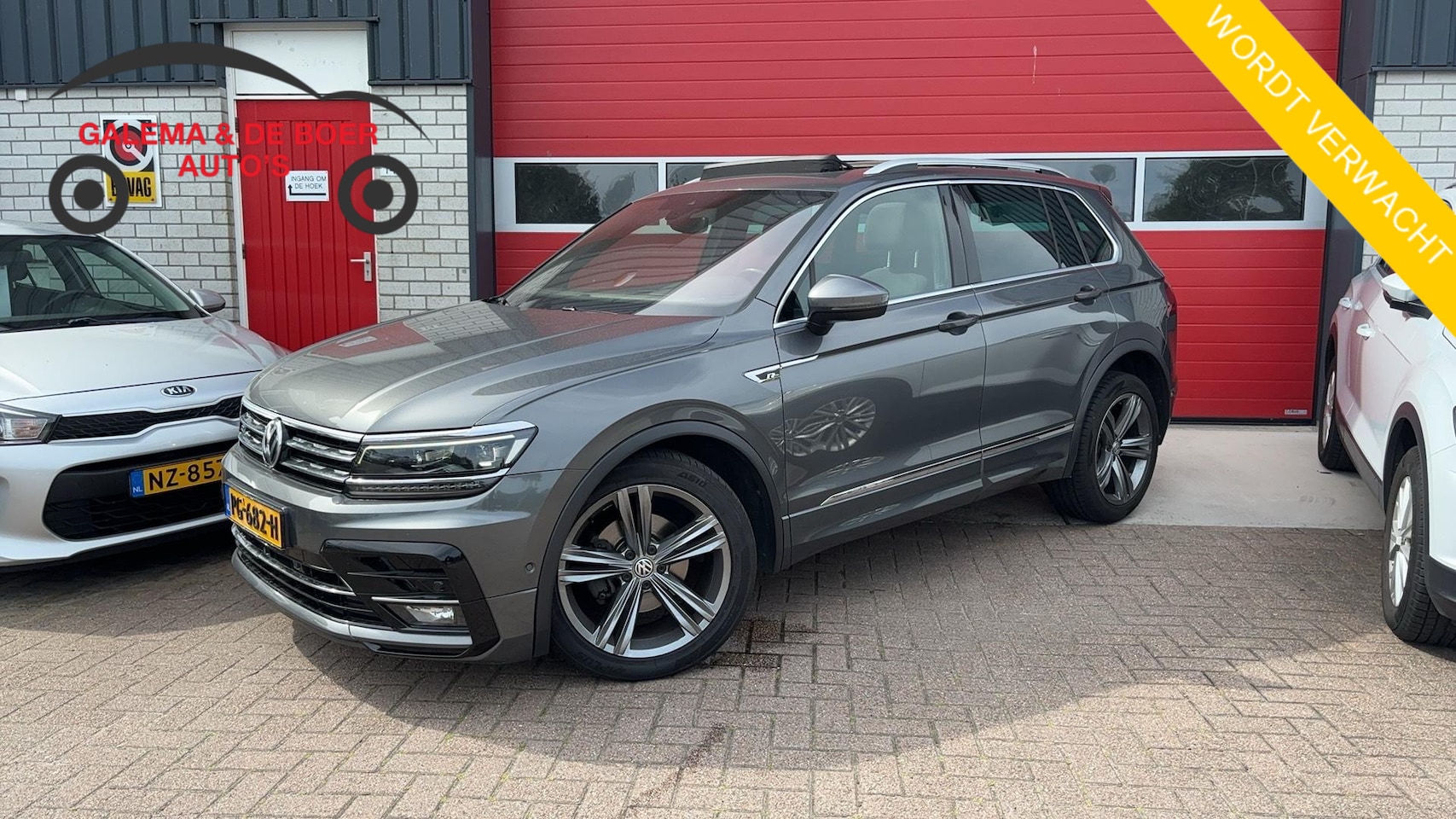 Volkswagen Tiguan - 1.4 TSI Comfortline Business R PANORAMADAK / STOELVERW / KEYLESS / 360GR CAMERA / CARPLAY - AutoWereld.nl