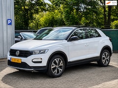 Volkswagen T-Roc - 1.0 TSI Style / Zwart dak / CarPlay / Camera / PDC V+A