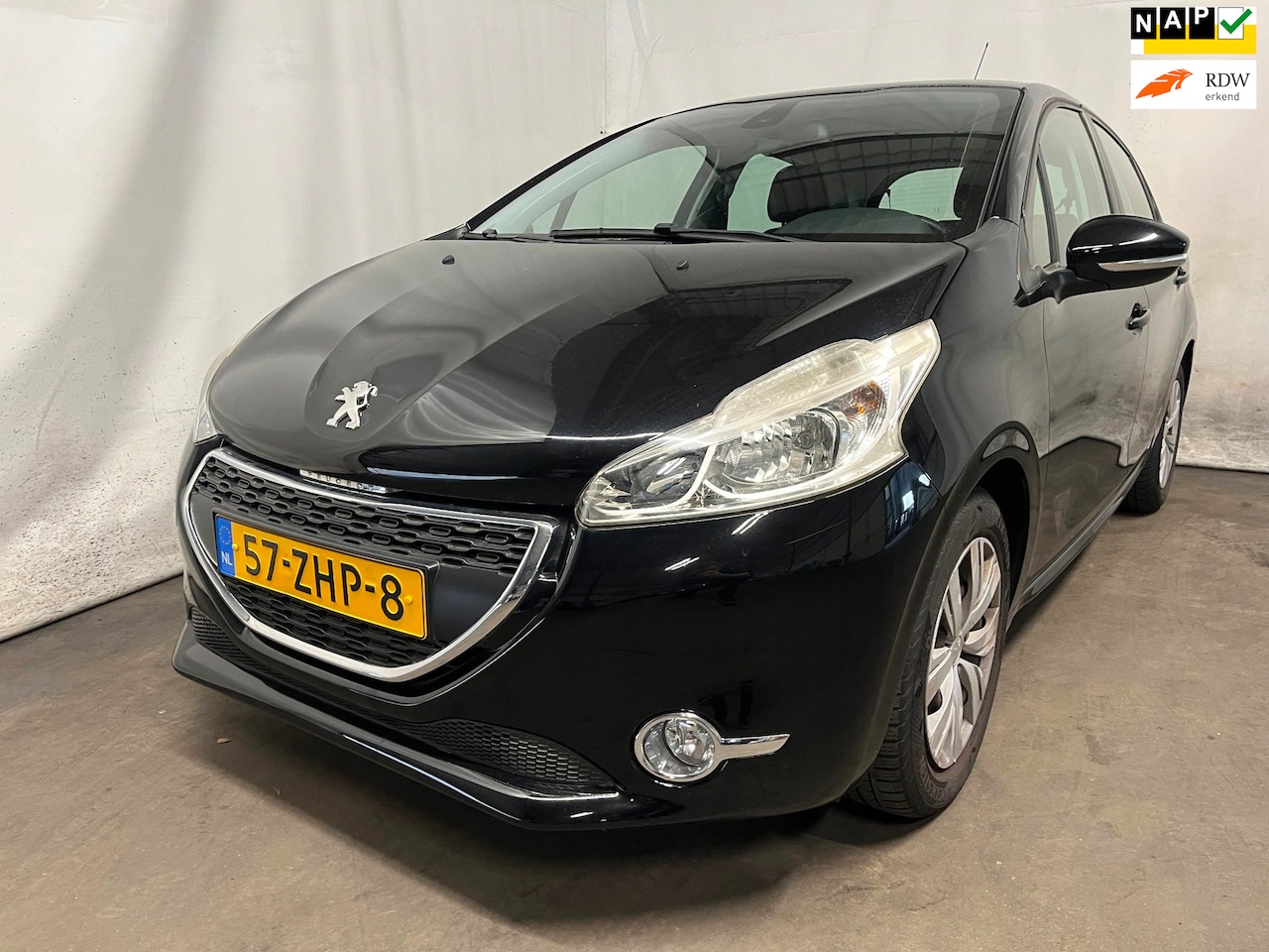 Peugeot 208 - 1.2 VTi Access - Schade - AutoWereld.nl