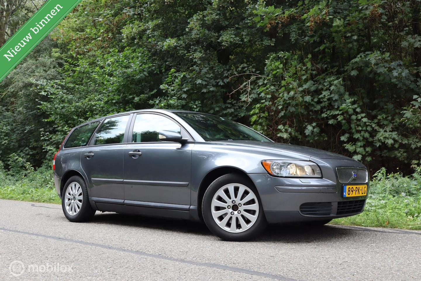 Volvo V50 - 2.4 Elan | Airco | Cruise Control | ESP | AUTOMAAT - AutoWereld.nl