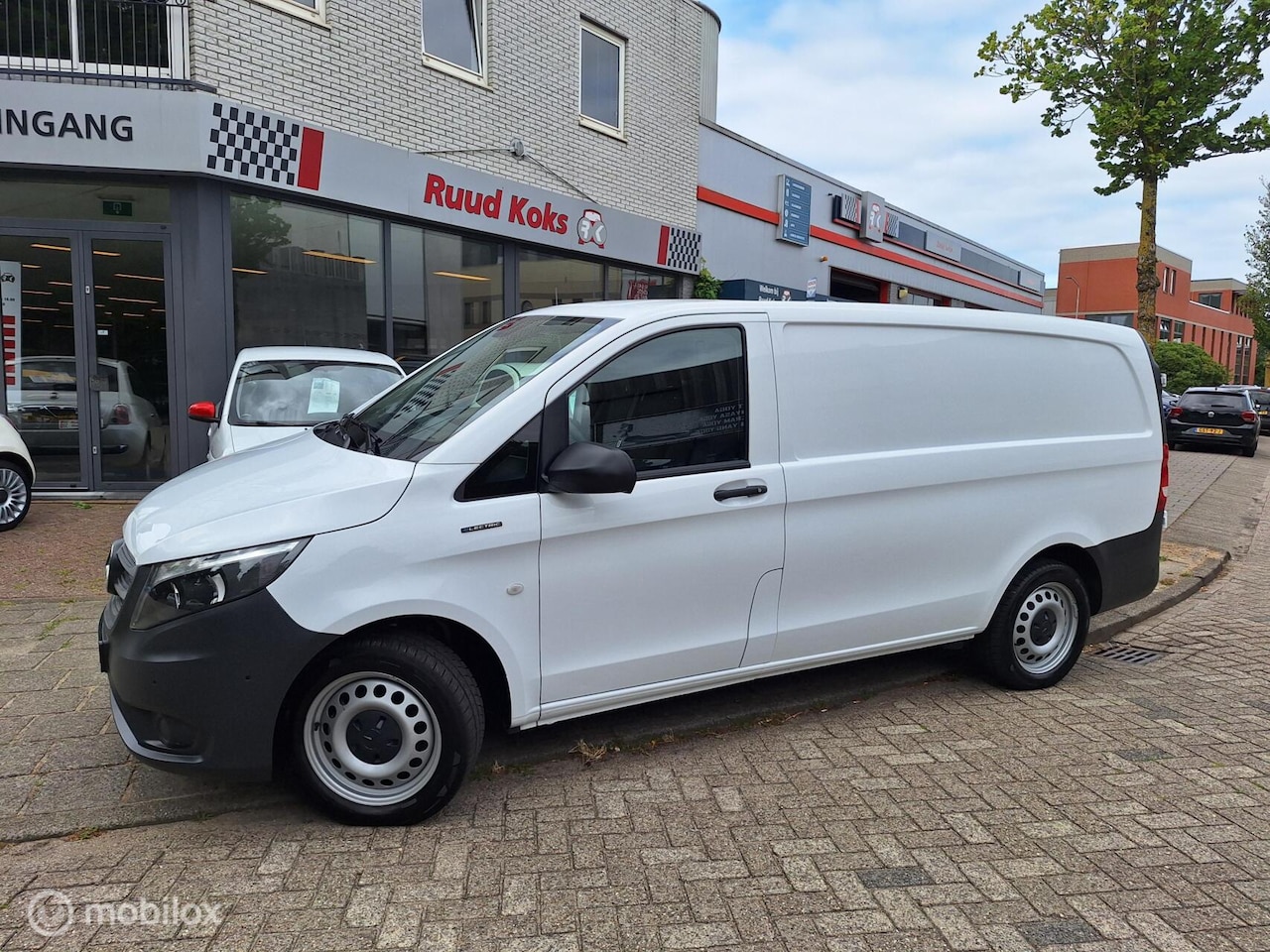 Mercedes-Benz E-klasse - E-VITO LANG 66KWh - AutoWereld.nl