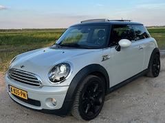 MINI 3-Deurs - 1.6 Cooper Chili | Pano | Stoelverw. | Leder | H&K | Park. sensoren | Allseasons | Historie |