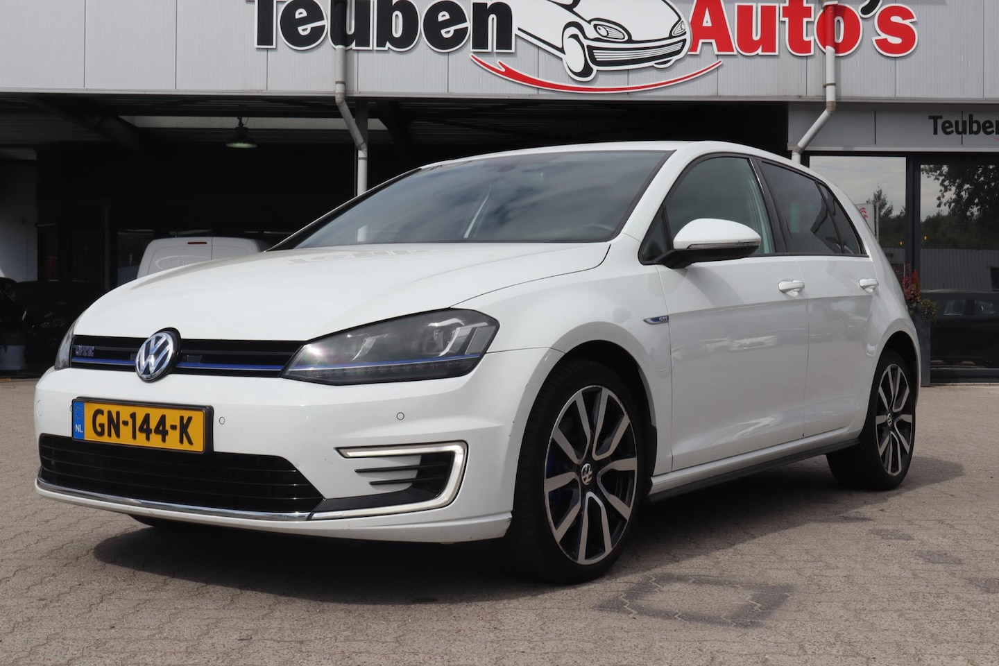 Volkswagen Golf - 1.4 TSI GTE | SOH 71,6 % | Stoel verwarming | Lederen Interieur | Cruise control | 2015 - AutoWereld.nl