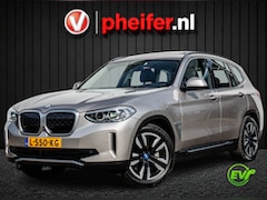 BMW iX3 - Executive 80 kWh SOH 100% Trekhaak/ Elek. panoramadak/ Adapt. cruise/ Camera/ Elek. achter