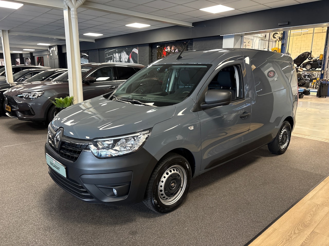 Renault Express - 1.3 TCe 100 Comfort + 1.3 TCe 100 Comfort,airco/cruisec/pdc/mf stuur/bluetooth - AutoWereld.nl