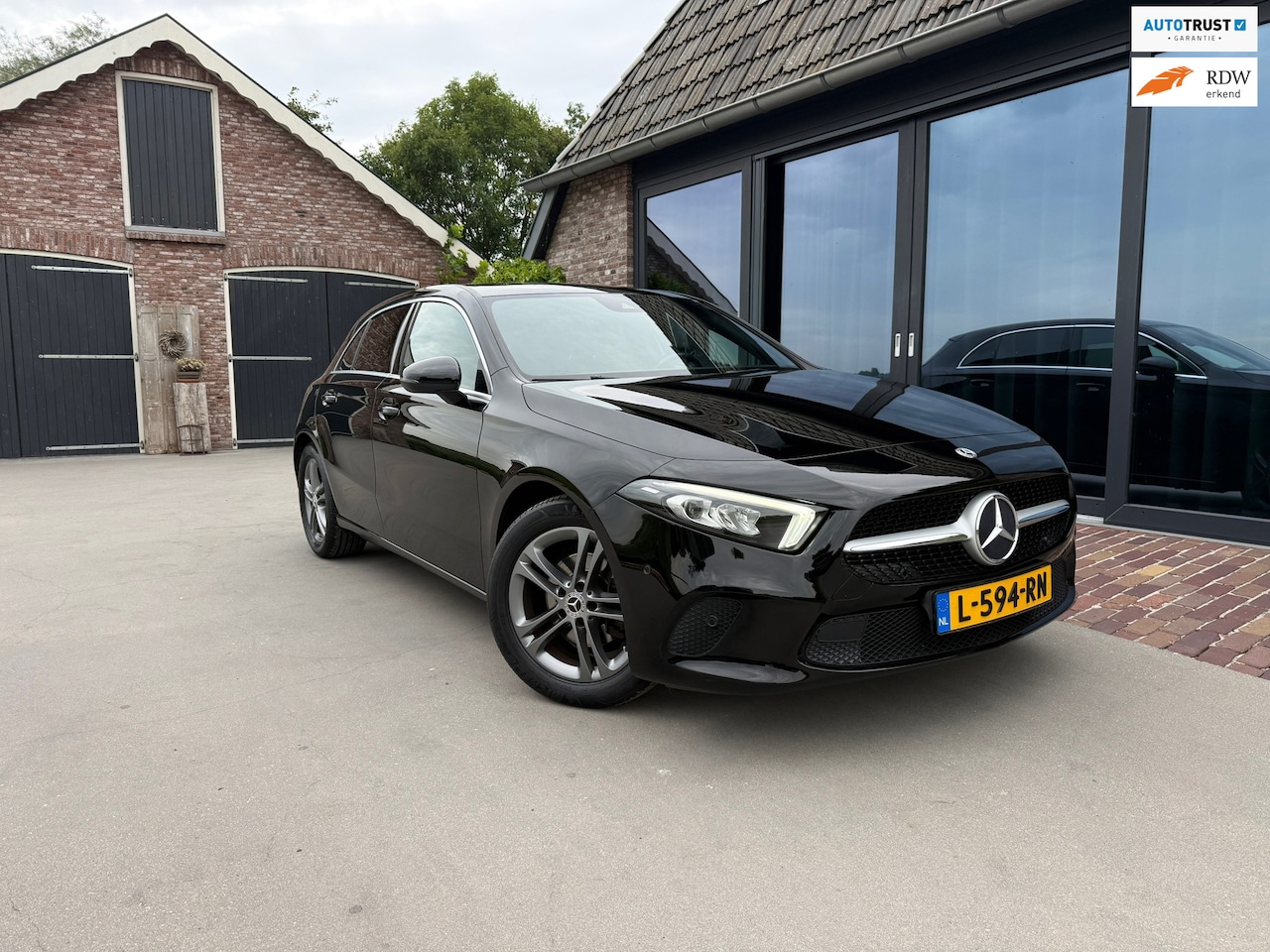 Mercedes-Benz A-klasse - 180 Automaat Premium Plus - AutoWereld.nl