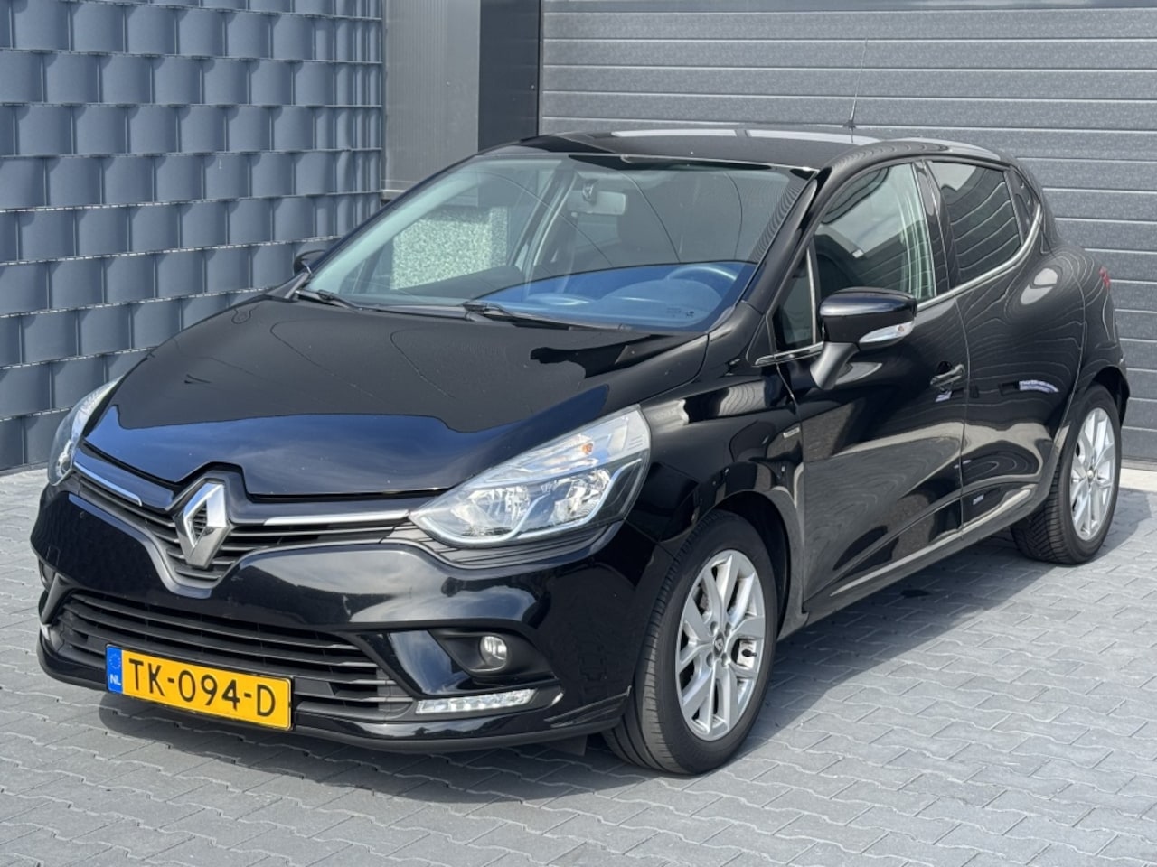 Renault Clio - 1.5 dCi 90pk Ecol Limited *NAVI/AIRCO - AutoWereld.nl