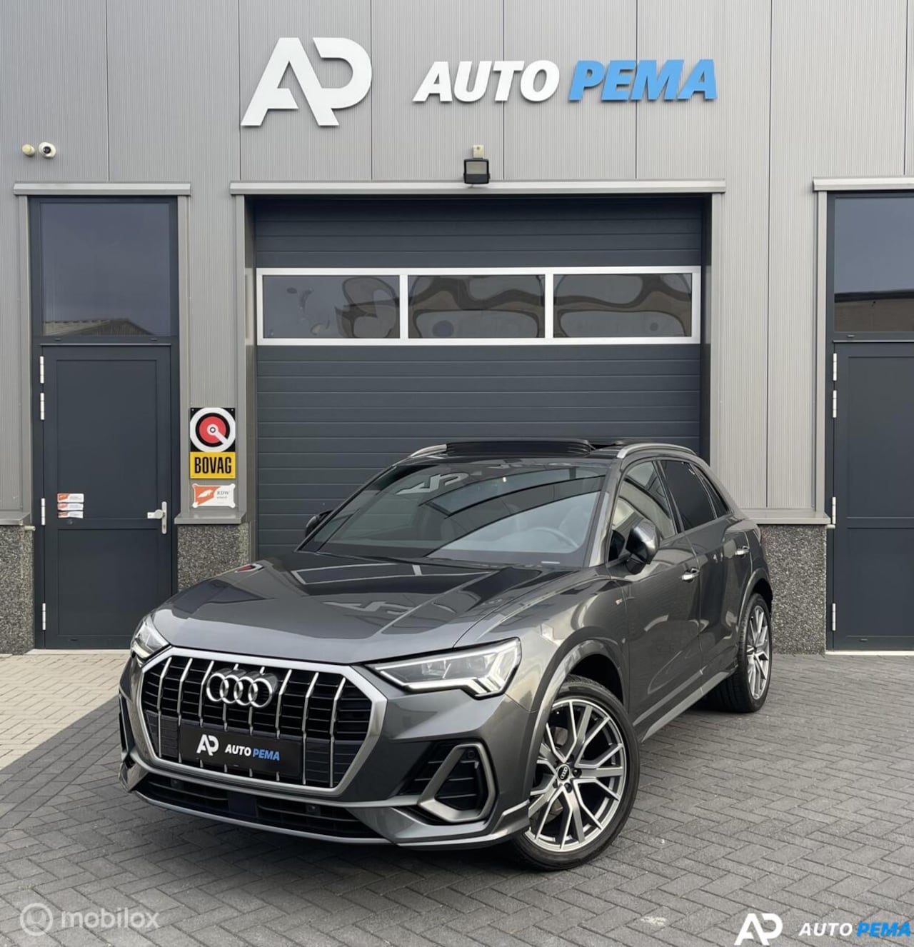 Audi Q3 - 35 TFSI 150PK 3xS-Line Pano Sfeer Trekhaak - AutoWereld.nl