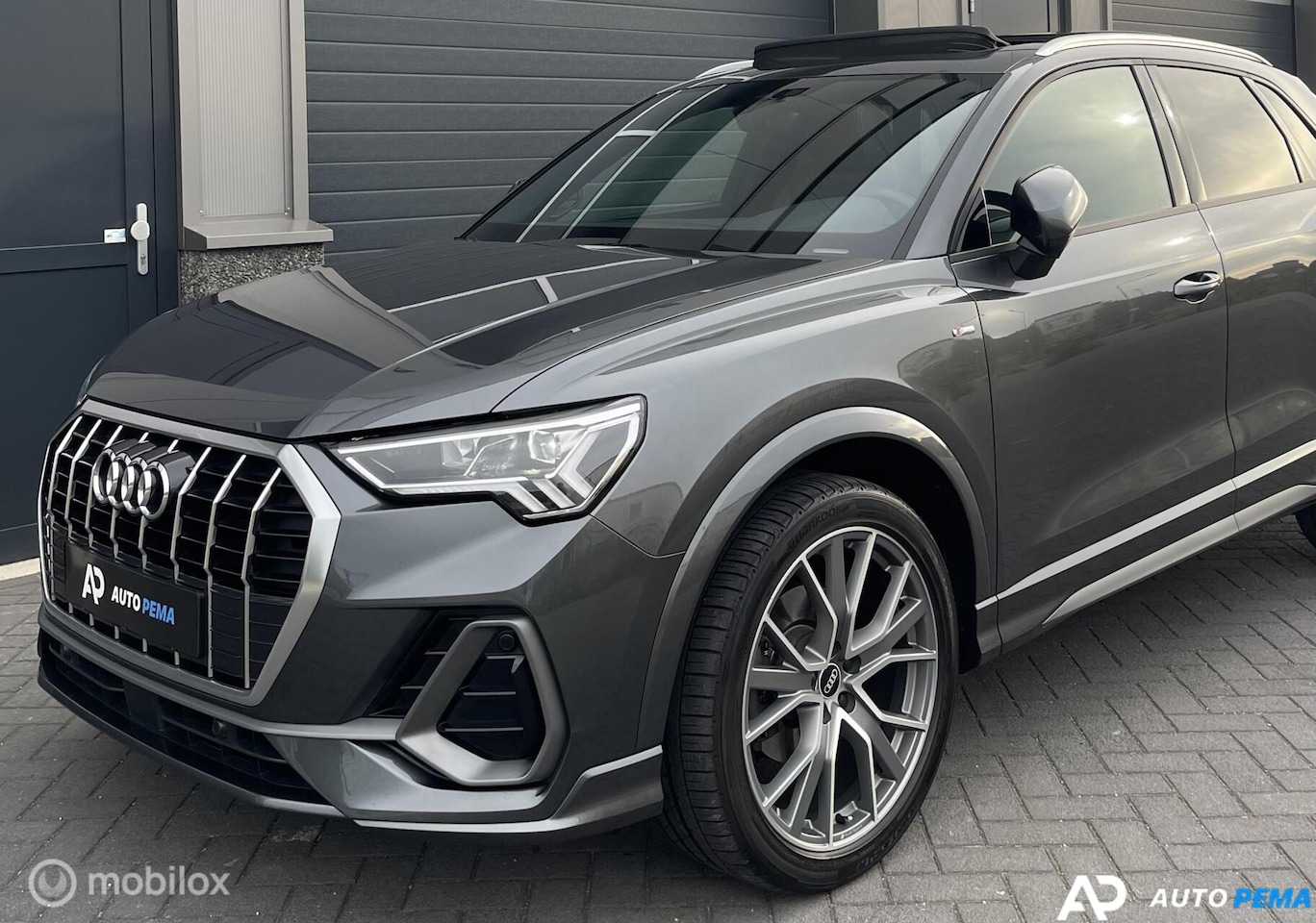 Audi Q3 - 35 TFSI 150PK 3xS-Line Pano Sfeer Trekhaak - AutoWereld.nl
