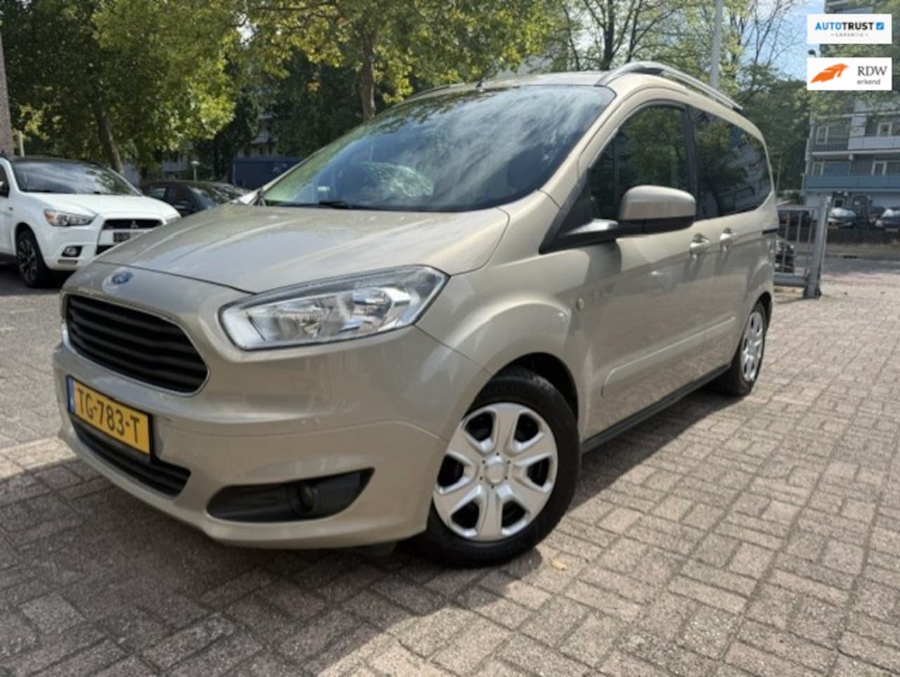 Ford Tourneo Courier - 1.0 Titanium Clima/Cruise/Trekh - AutoWereld.nl