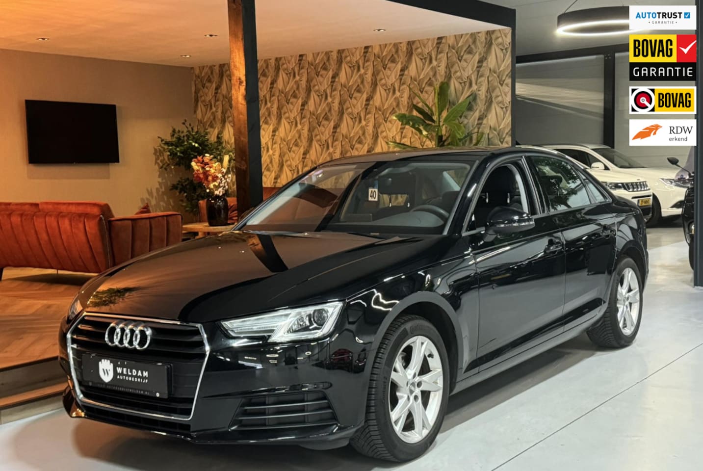 Audi A4 Limousine - 1.4 TFSI Garantie|Trekhaak|Keyless|LED|Cruise|NAP|NL-Auto|Airco|Rijklaar - AutoWereld.nl