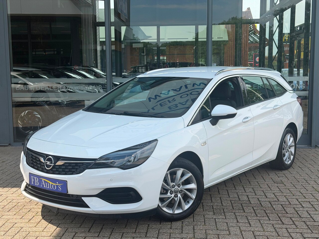Opel Astra Sports Tourer - 1.2 Business Edition Airco Navi Lmv - AutoWereld.nl