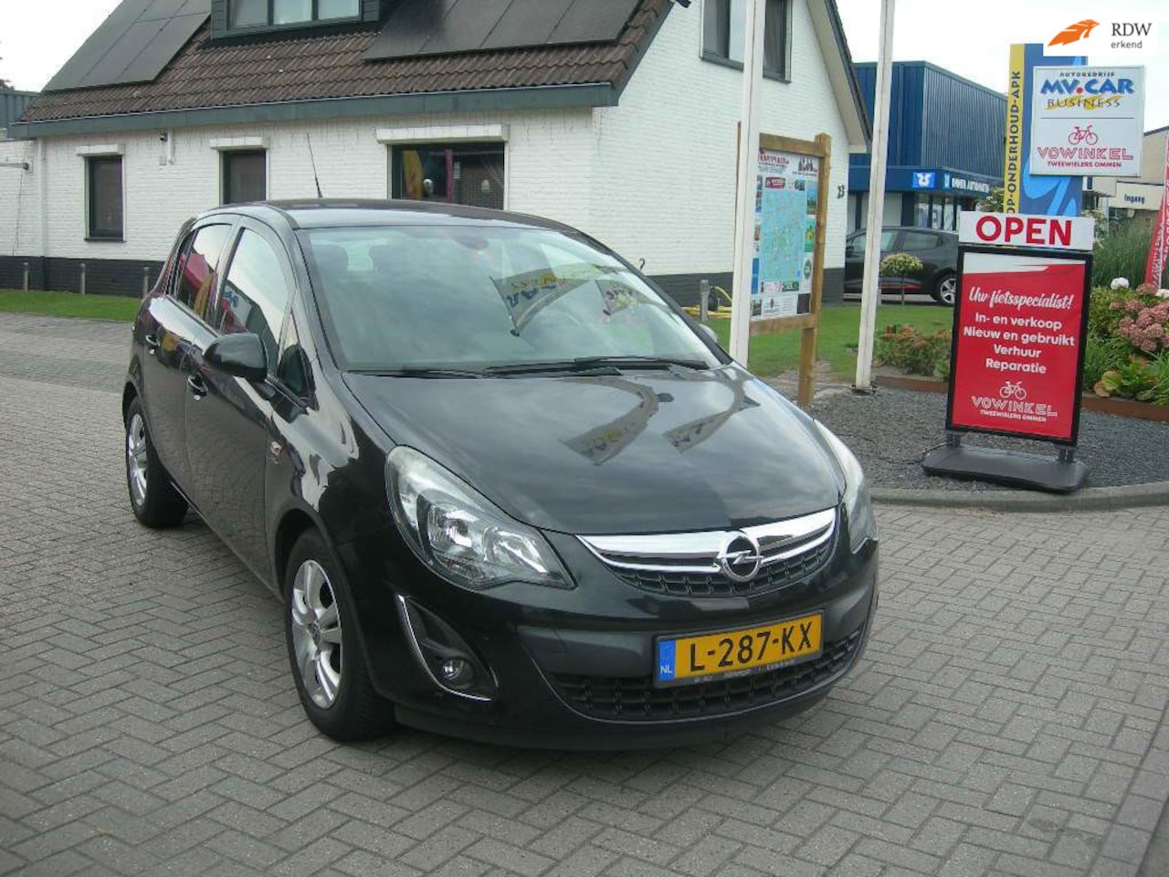 Opel Corsa - 1.4-16V clima, stoel en stuurverwarming - AutoWereld.nl