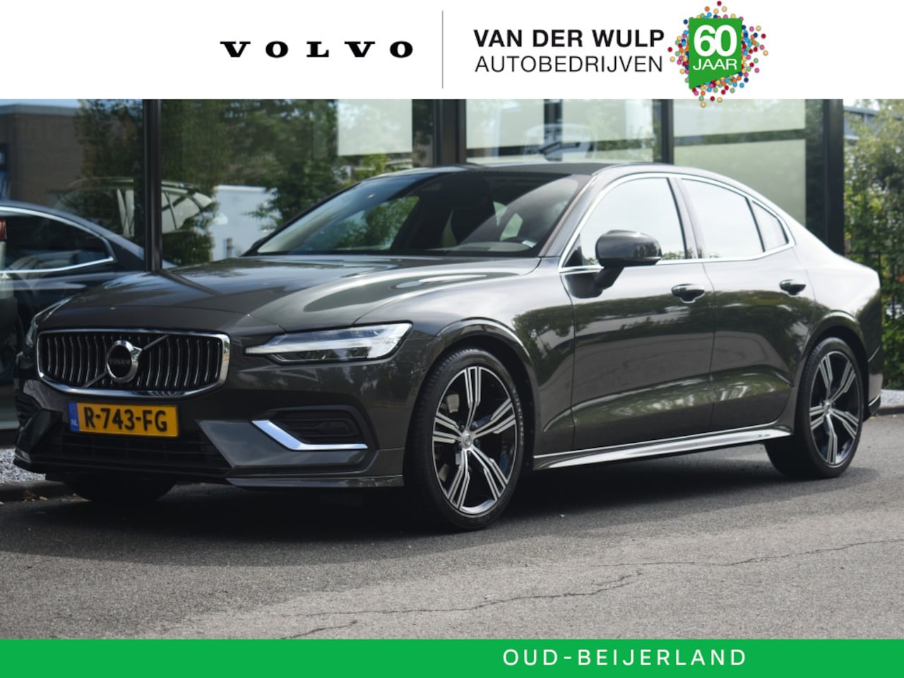Volvo S60 - B4 197pk Plus Dark | Power Seats | Leder | 19'' | Bodykit - AutoWereld.nl