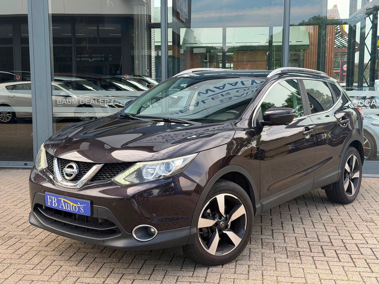 Nissan Qashqai - 1.2 Connect Edition Airco Navi Pano Lmv - AutoWereld.nl