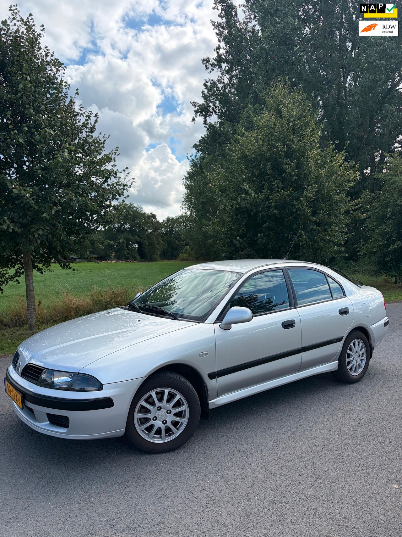 Mitsubishi Carisma - 1.6 Comfort Drive 1.6 Comfort Drive, Nap, Eerste eigenaar - AutoWereld.nl