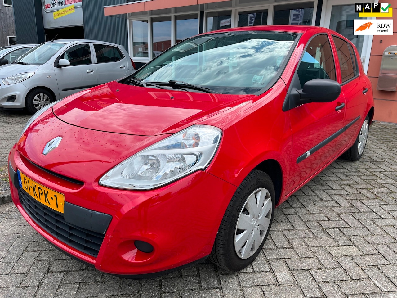 Renault Clio - 1.2 Special Line lage km nap airco - AutoWereld.nl