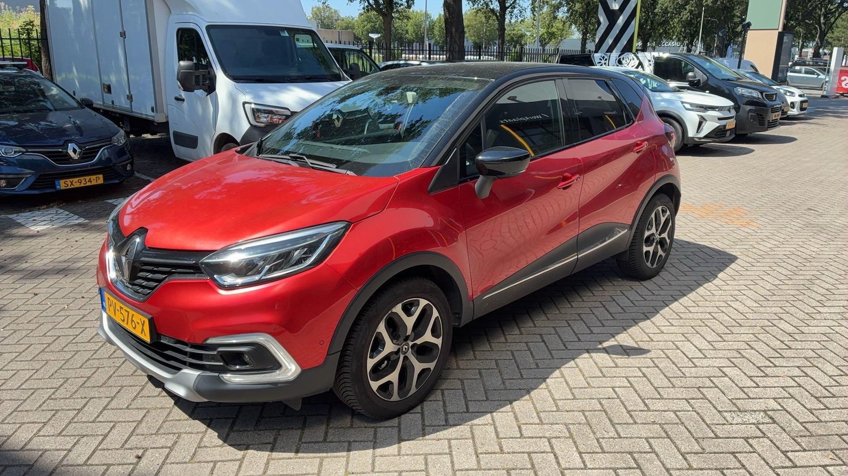 Renault Captur - 0.9 TCe Intens | Android Auto | cruise control | Parkeersensoren V+A | Achteruitrijcamera - AutoWereld.nl