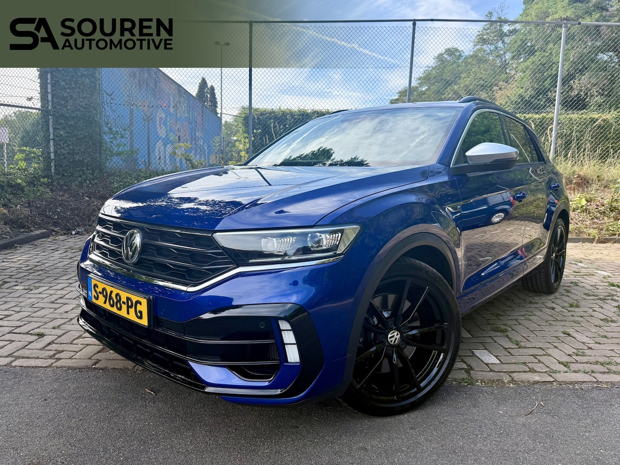 Volkswagen T-Roc - 2.0 TSI 4Motion R / 301PK / AUTOMAAT / Panoramadak / Beats / Stoelverwaring / Camera - AutoWereld.nl