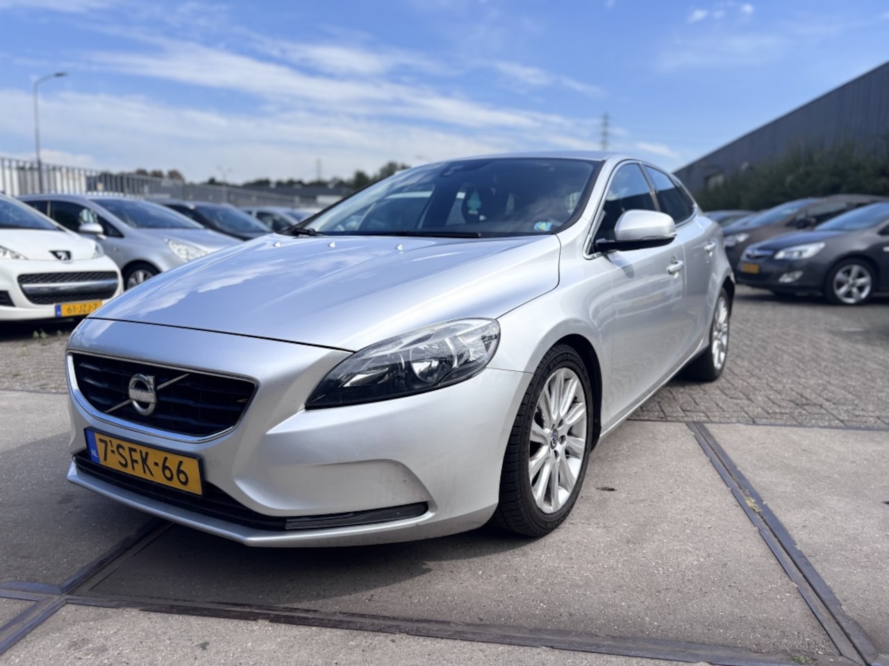 Volvo V40 - 1.6 D2 Momentum NAVI!CLIMA! - AutoWereld.nl