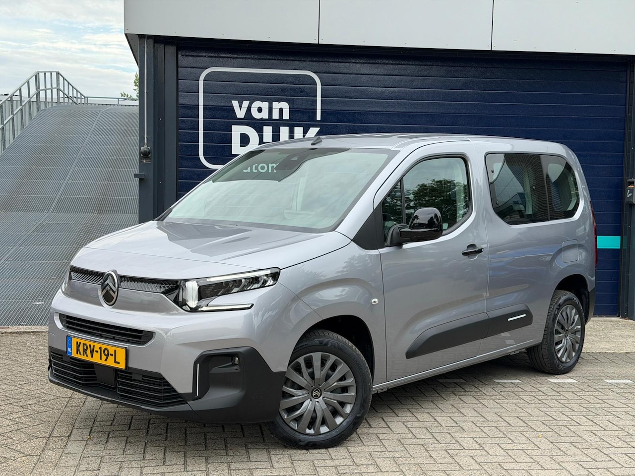 Citroën ë-Berlingo - Plus M L1 50 kWh 1 fase lader Apple CarPlay/ Android Auto 10 inch HD kleurentouchscreen Ai - AutoWereld.nl