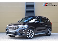 BMW X1 - sDrive20i High Executive * Sportstoelen * Panoramadak * Achteruitrijcamera * Trekhaak * He