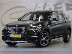 BMW X1 - SDrive20i/ Panoramadak/ Trekhaak/