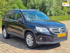 Volkswagen Tiguan - 1.4 TSI Sport&Style 1e eigenaar dealer onderhouden navigatie cruis control parkeer sensor