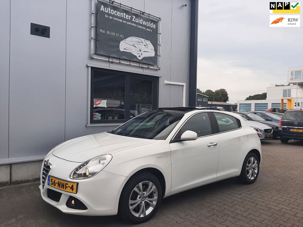 Alfa Romeo Giulietta - 1.4 T Distinctive panodak clima cruise - AutoWereld.nl
