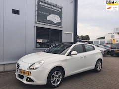 Alfa Romeo Giulietta - 1.4 T Distinctive panodak clima cruise