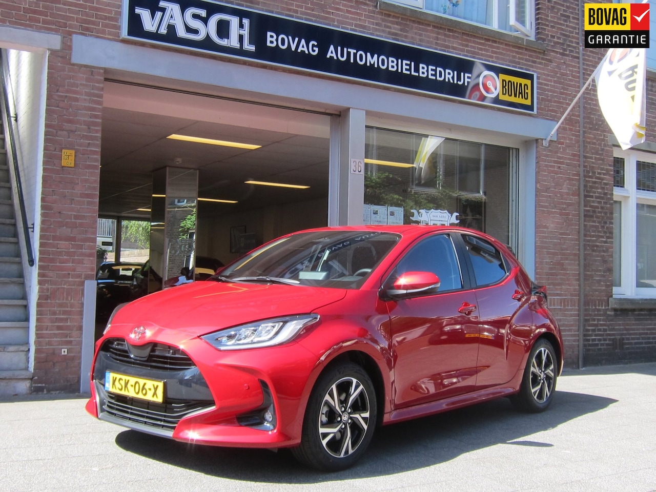 Toyota Yaris - 1.5 Hybrid 115 Dynamic Comfort Pack Dode hoek, sensoren voor en achter - AutoWereld.nl