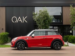MINI 3-Deurs - 1.5 Cooper | JCW-Trim | Navigatie | Panorama | H&K | PDC | 17"LM | NL Auto | Chili Red