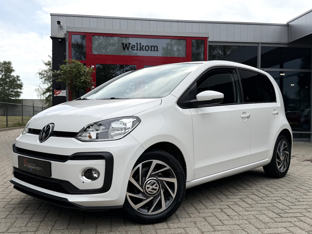 Volkswagen Up! - 1.0 TSI 90pk! *!* PANORAMADAK/ NAVI/ LMV/ STOELVERWARMING *!* - AutoWereld.nl