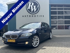 BMW 5-serie Touring - 528i Bi-Xenon / Leder / Pano / Night vision / Aut / 6-cil / Standkachel
