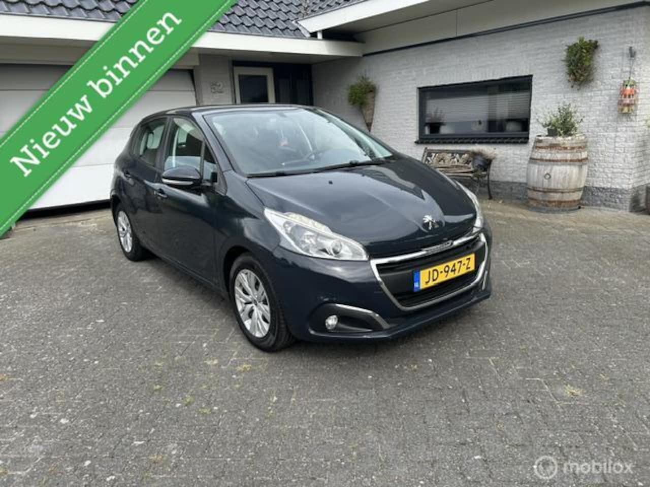 Peugeot 208 - 1.2 PureTech Blue Lion Airco Cruise Nieuwe APK - AutoWereld.nl