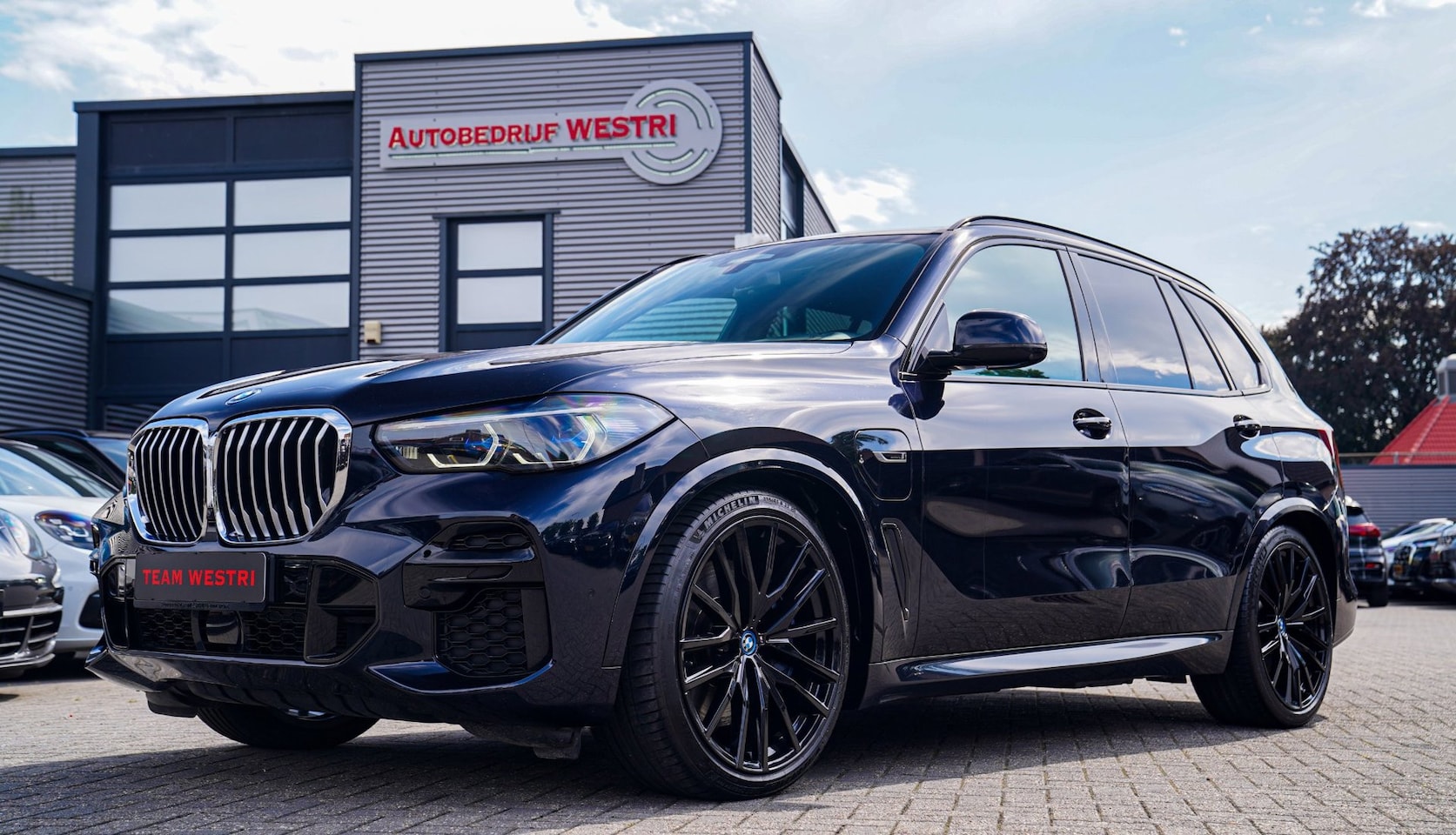 BMW X5 - XDrive45e High Executive | Panorama | Harman/Kardon | Driving Assisted | Trekhaak | 22 inc - AutoWereld.nl